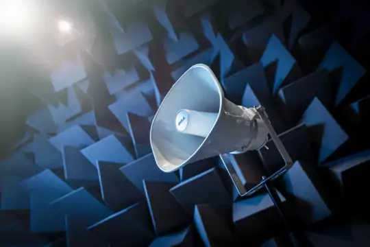 IFSEC Global и Дэвид Нидхэм (Axis Communications) обсуждают цифровые аудиорешения и преимущества сетевого подключения для повышения безопасности и публичного оповещения. IFSEC Global и Дэвид Нидхэм (Axis Communications) обсуждают цифровые аудиорешения и преимущества сетевого подключения для повышения безопасности и публичного оповещения.